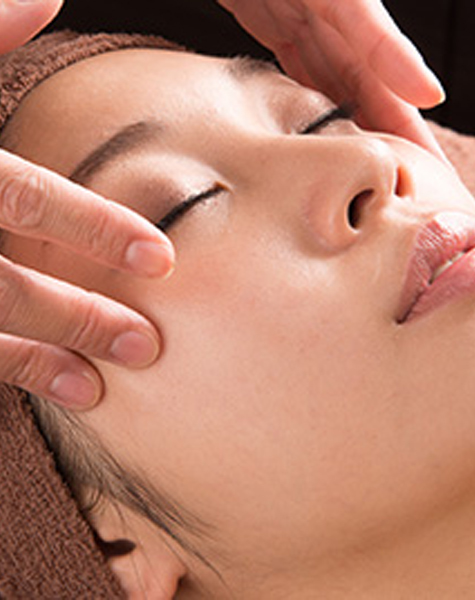 フェイシャルマッサージ