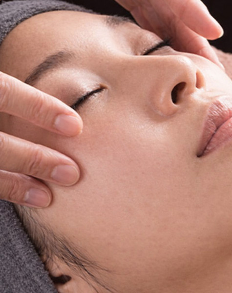 フェイシャルマッサージ